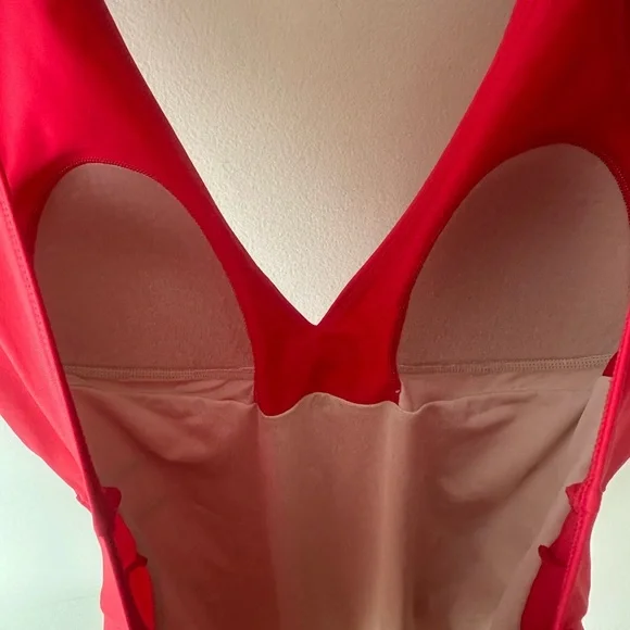Summer Salt The Ruched Backflip One Piece Swimsuit red lava color size 4 - Picture 4 of 7